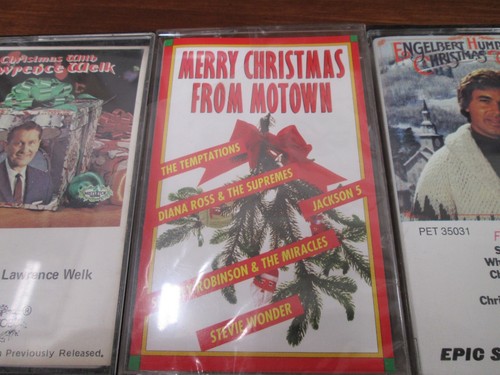 Cassette Lot of 4 Christmas Holiday Cassette Tapes, Bing Crosby, Motown is NEW - Picture 4 of 5