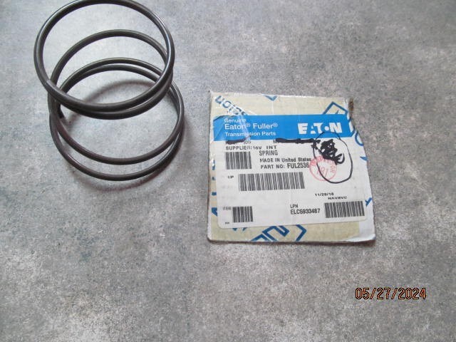 FUL2536 Eaton Fuller transmission shift spring Free shipping