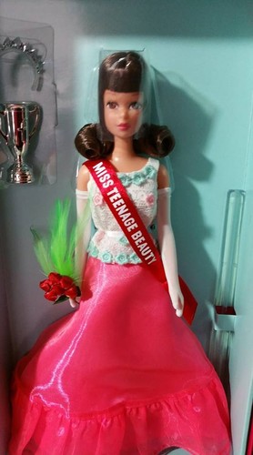 Barbie 50th Anniversary Francie BFC Exclusive Gold Label