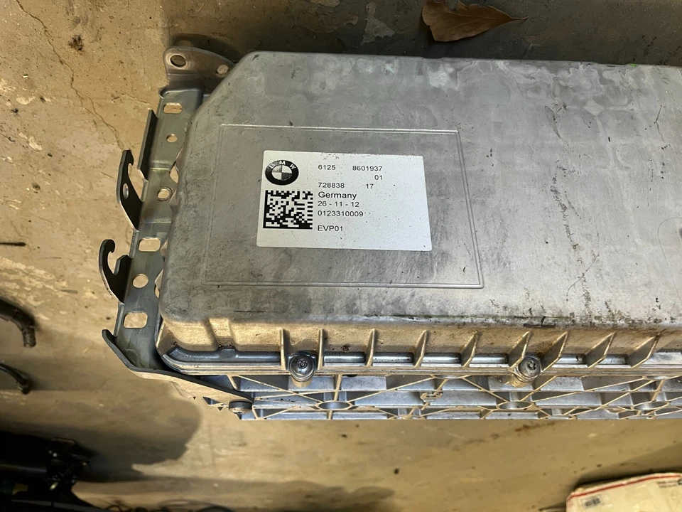 12-15 BMW ACTIVEHYBRID 3 5 - HIGH VOLTAGE HYBRID BATTERY ACCUMULATOR *CORE* - Image 2 of 4