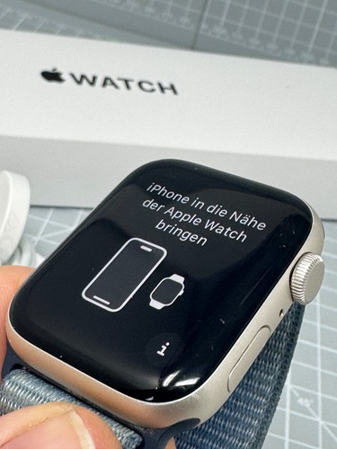 Apple Watch SE (2nd Gen) 44mm Star Light Aluminium 96% Health 16 mths Blue Loop - Zdjęcie 7 z 19