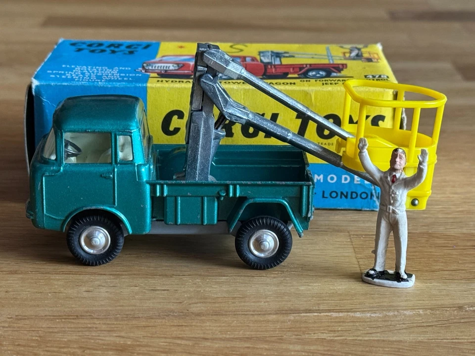 CORGI Toys, 478 Jeep FC-150 Hydraulic Tower Wagon, Umfang/Zustand s. Bilder, OVP - Bild 2 von 4