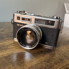 YASHICA ELECTRO 35 GS Camera Color-Yashinon DX 45mm f1.7 Lens - Tested