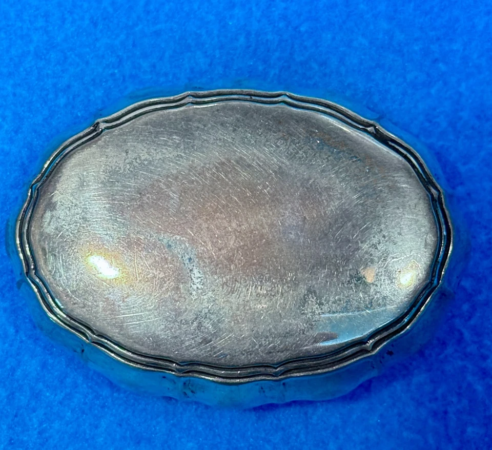 Antigua Caja 85.5% Plata Pastilla Tabaco Baratija Ovalada Grabada 2.25" x 1.5" 30 gramos Foto 2 de 4