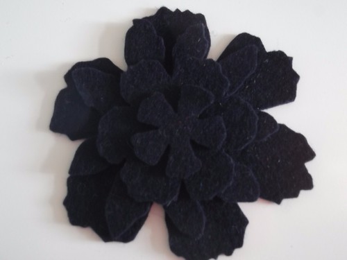 100% WOOL FELT DIE CUT FLOWERS/APPLIQUE/4 FLOWER SHAPES TO LAYER /COLOUR CHOICES - Picture 43 of 54