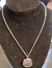 Tree Of Life Pendant Locket  Silver Tone Necklace 20" length  Defuser /Locket 