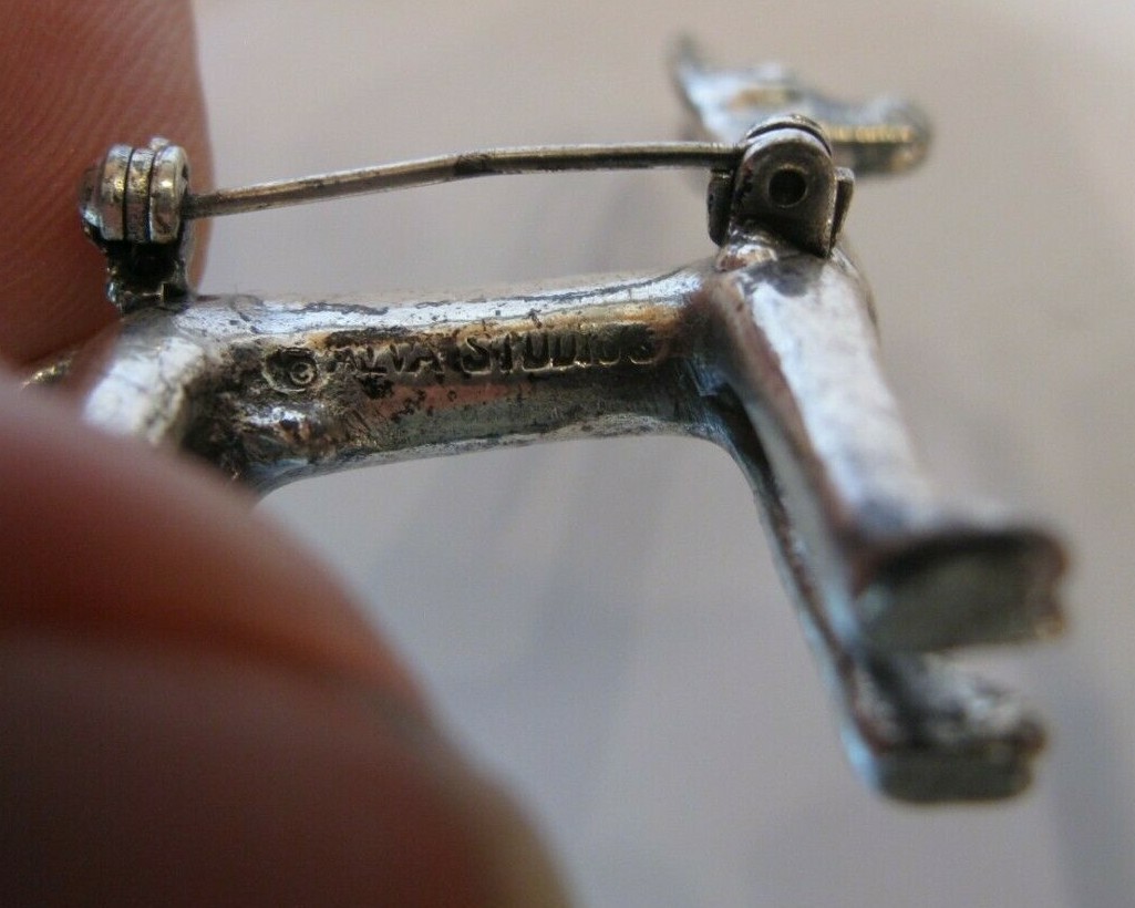 Vintage Brooch Pin Llama Alva Studio Museum Relic Rep… - Gem