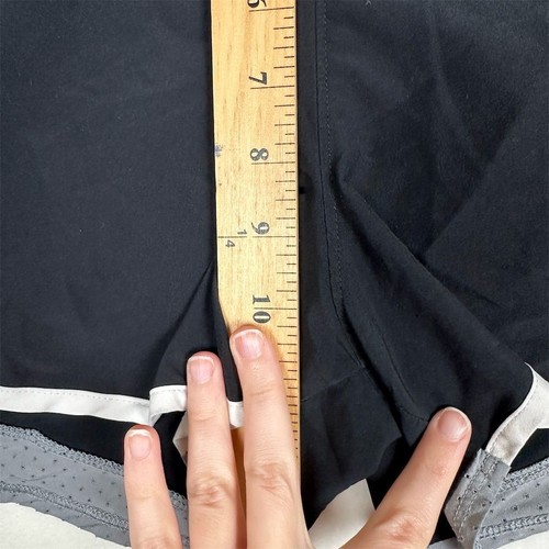 Under Armour Loose Fit Athletic Shorts YXL Heatgear Black Activewear Running - Picture 3 of 7