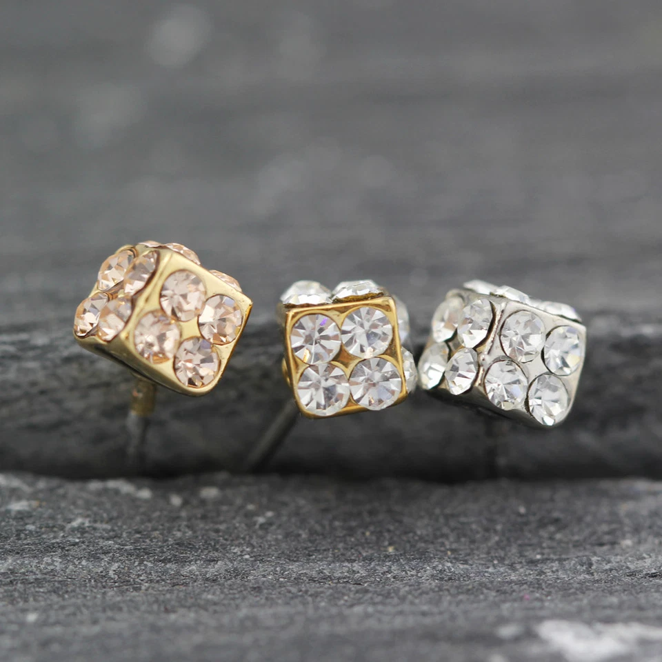 Nuevo Juego de Aretes de la Suerte Estilo Dados de Cristal Enchapados en Oro 18K Lindo Medio Cubo Foto 2 de 4