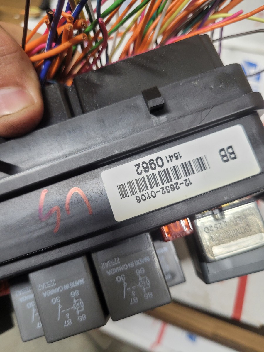 2000-2005 Cadillac Deville fuse junction box 15410962 | eBay