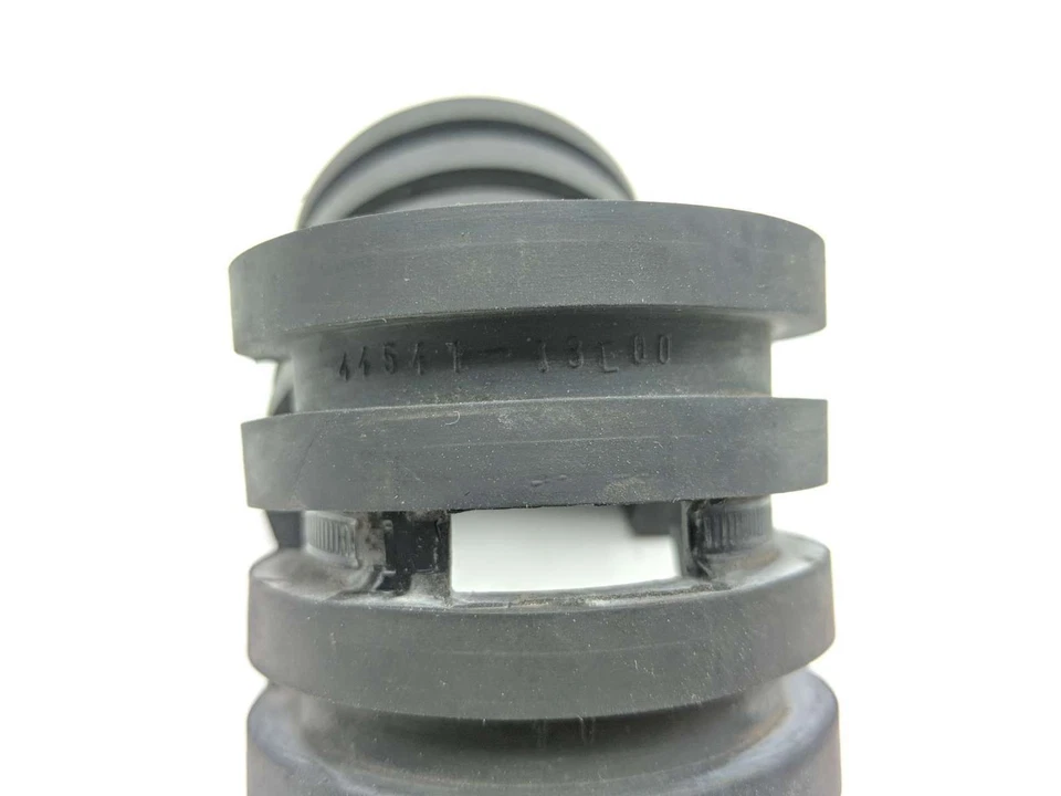 Amortiguadores de goma para tanque de combustible de gasolina Suzuki VZ800 02 44541-13L00 Foto 4 de 4