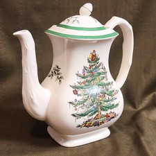 Vtg. 1980's SPODE CHRISTMAS TREE 5.5 Cup Tea Pot With Acorn Lid S3324 ENGLAND