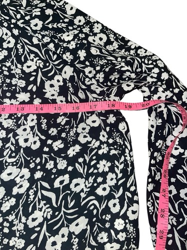 BANANA REPUBLIC Women's Size Small Black White Floral Print Keyhole Back Blouse - Picture 9 of 13