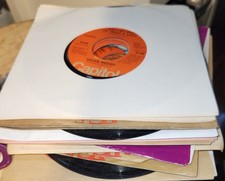 HELEN REDDY LOT of 16 different records 45s from the 1970s
