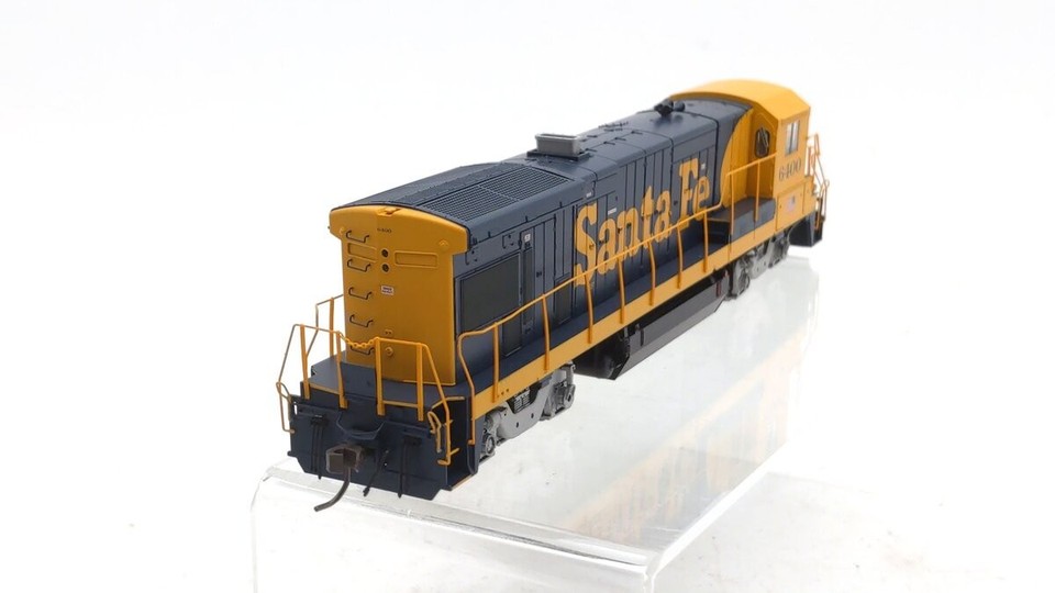 Bachmann Plus HO B23-7 Diesel Locomotive Chessie System C&O #4127
