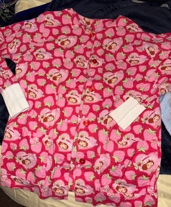 Women’s x Small Scrub Top Strawberry Shortcake. Excellent Condition