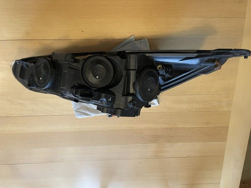 Ford Focus St. Xenon Rh Headlamp BARE UNIT See Description - Picture 8 of 11