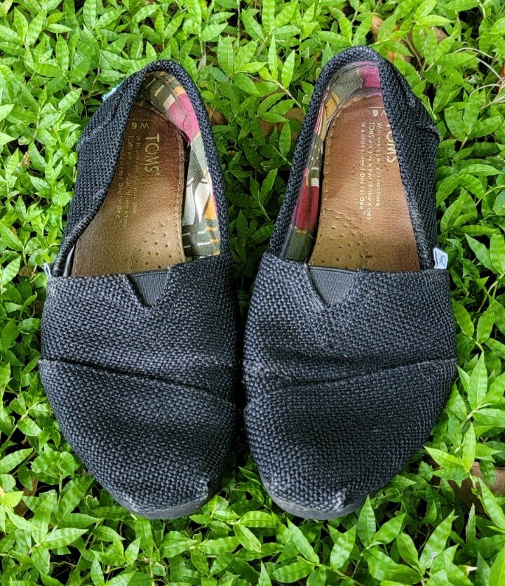 Black TOMS Women Classic Burlap Black Slip-on Shoes Flats Size