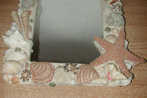VINTAGE 11.5" X 13.5" NAUTICAL BEACH OCEAN SEASHELL FRAMED WALL MIRROR - Picture 5 of 9