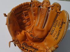 Rawlings Youth Baseball Mitt 9.5   RBG 36JR Tony Gwynn Right Handed Thrower/Used