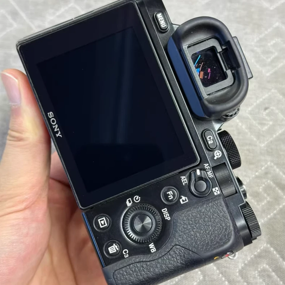 【ПОЧТИ КАК НОВАЯ】Цифровая камера Sony Alpha a7S беззеркальная - только корпус - Изображение 3 из 4