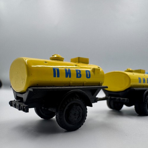 GAZ-51 Soviet Beer Truck with Trailer “PIVO” Yellow Barrels scale 1:87 (H0) - Picture 5 of 7