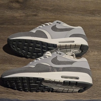 Pre-Owned Nike Air Max 1 Size 15 Photon Dust Light Bone