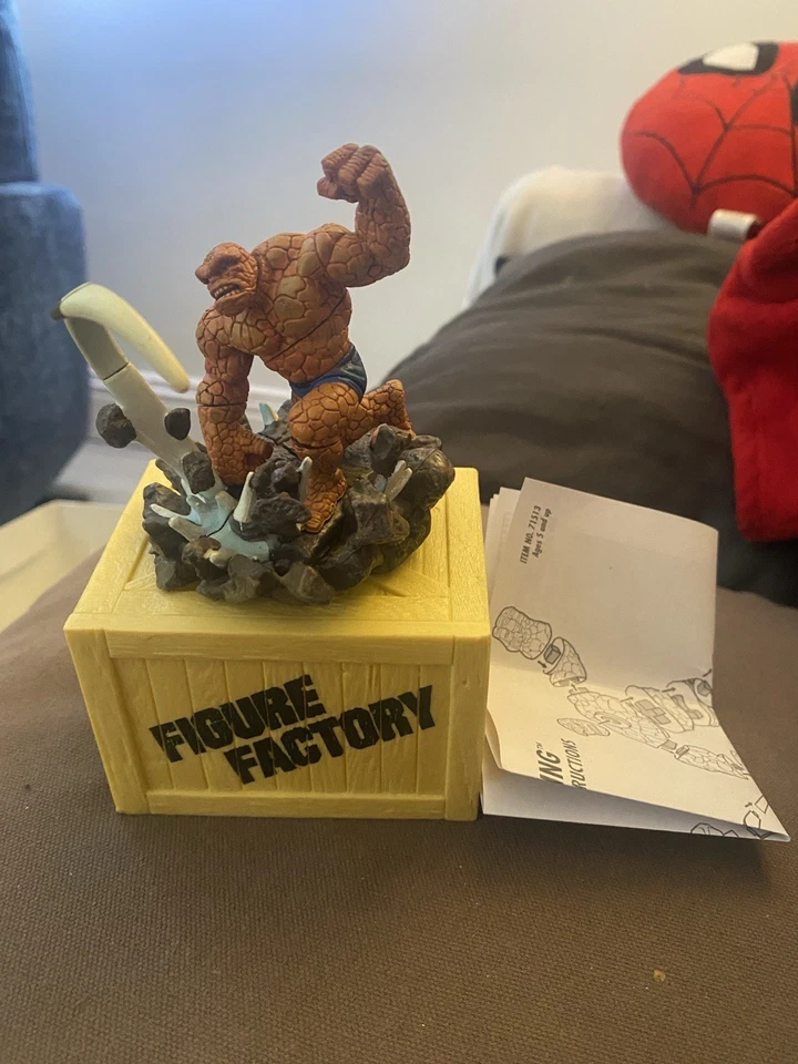 Fantastic 4 Thing Build Yourself Estatuilla Edades 5 en adelante Juego Completo Foto 2 de 4