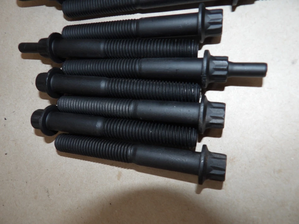 Juego de pernos de culata motor Jeep Cherokee Wrangler 4,0 L OEM - ¡Envío RÁPIDO! Foto 2 de 3