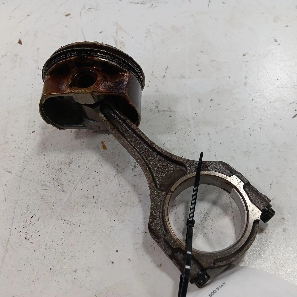 FIAT 500 2.4 pistón único con varilla de conexión 2017 2016 Foto 2 de 4