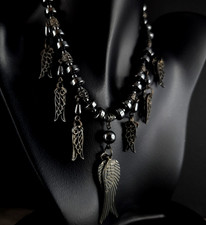 Kette Hämatit Flügel Metall geschwärzt Collier Designer - extravagant & glänzend