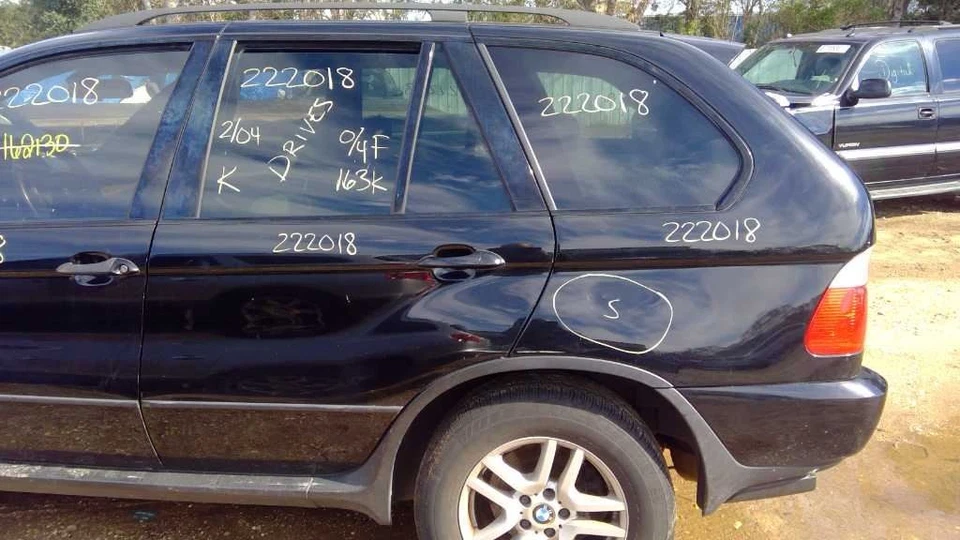 (LOCAL PICKUP ONLY) Rear Bumper Without Park Assist Fits 00-06 BMW X5 469301 Foto 4 de 4