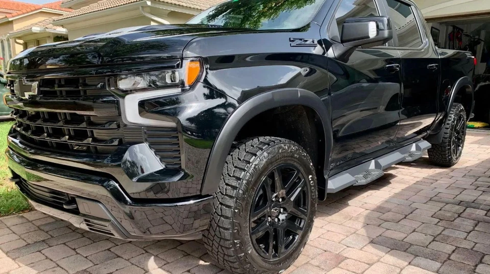 Genuine GM OEM 2019-2024 Silverado 1500 Fender Mud Flares Lip 4pcs/Set Black - Image 2 of 4