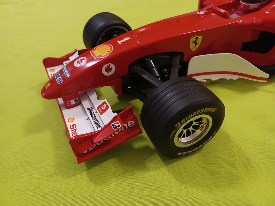 kyosho FERRARI F1 2004 de Agostini 1:8 scale - con numerosi accessori e ricambi - Immagine 3 di 4
