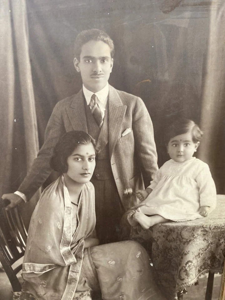 Fotografia antiga vintage em preto e branco da Índia foto de família retrato emoldurado - Imagem 4 de 4