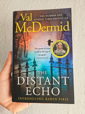 ''The Distant Echo'' von Val McDermid (englisches Buch)
