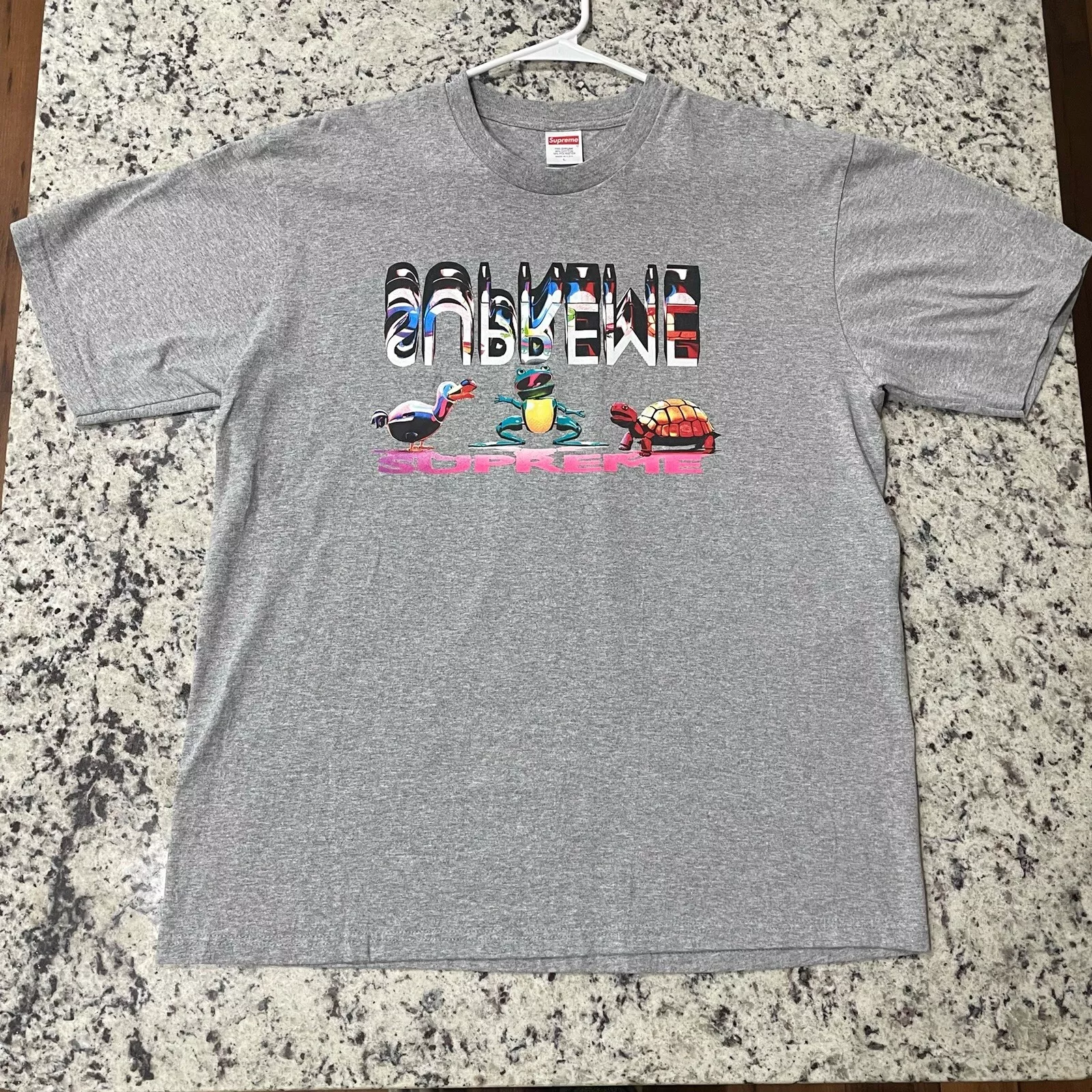 T shirt Supreme Friends