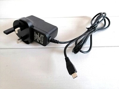 NETZADAPTER LADEGERÄT POWER ADAPTER INPUT 100-240V 0,3A OUTPUT 5V 1500MA