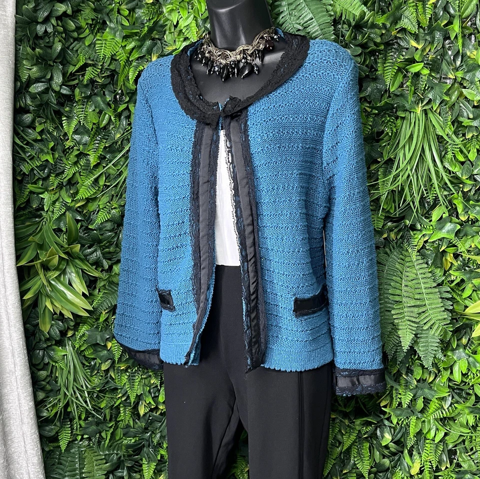 Y2K BANDOLINO Sweater Women Medium Teal Blue Knit Cardigan Ribbon Lace 2076 - Image 3 of 4