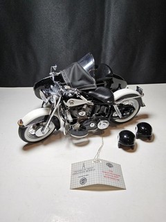 FRANKLIN MINT 1:10 Diecast Model Harley Davidson 1958 Duo Glide With Sidecar