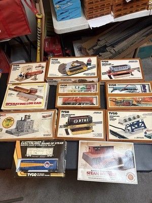 TYCO Bachmann HO Gauge Model Train Mixed Lot 11pcs Operating Accessories Kits