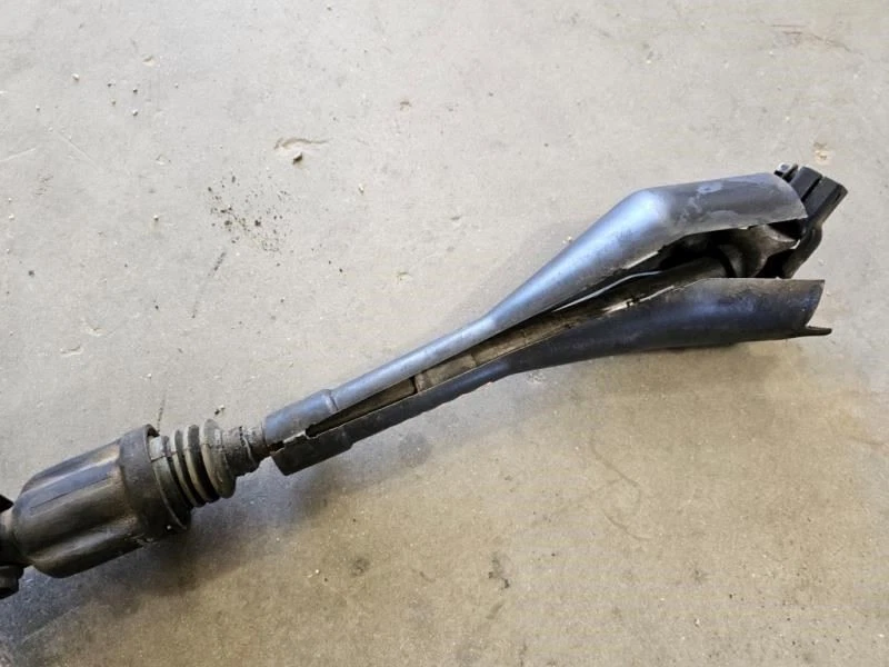 USED 1999 GMC C3500HD STEERING SHAFT (COLUMN TO GEAR BOX) Shipped Los Angeles - Image 3 of 4