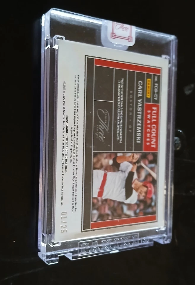 Tarjeta de camiseta Carl Yastrzemski Panini tres y dos numerada 01/25 Boston Red Sox Foto 4 de 4