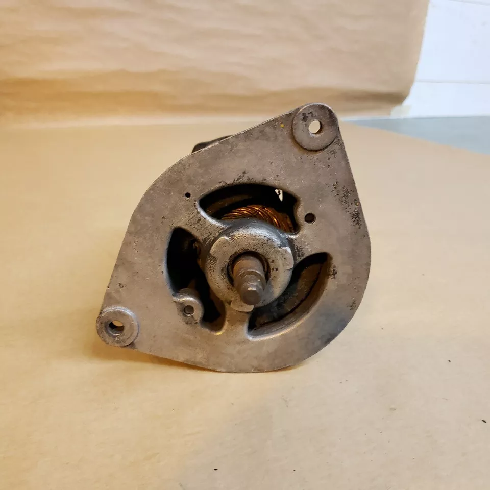 Генератор MG MGB Midget Austin Healey Triumph Lucas 22715K C40 датированный 1975 годом изготовитель оборудования - Изображение 2 из 4