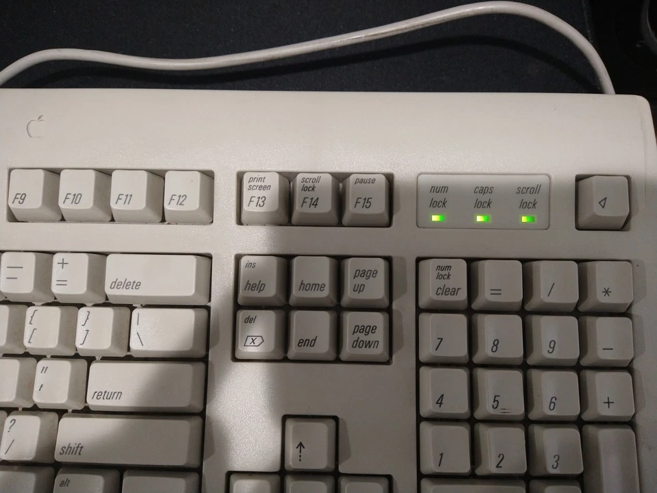 Apple Design keyboard 1996 M2980 lr62448 Working Tested - Image 2 of 4