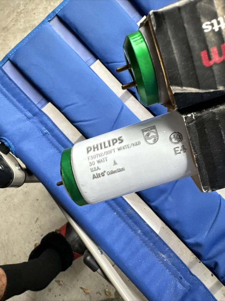 Philips 392159 - F30T12/SOFT WHITE/36" ALTO 2 Pack - Image 2 of 4