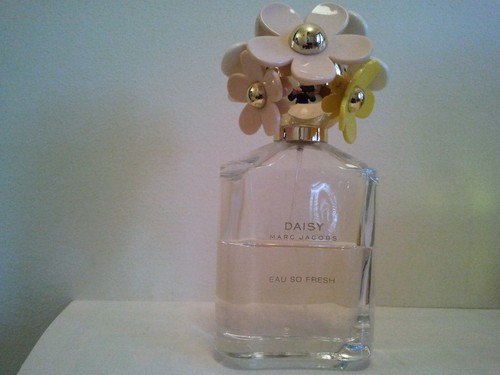 Daisy Marc Jacobs Eau so Fresh 125ml EDT Women's Perfume Fragrance Half Full - Picture 3 of 3