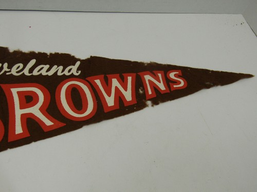 VINTAGE 1967 CLEVELAND BROWNS NFL FOOTBALL ONE BAR HELMET PENNANT - Picture 3 of 3