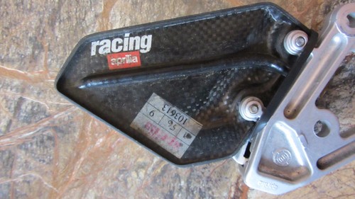 APRILIA RSVR Clavija izquierda Conjunto suspensión izquierda 1000 carbono 98 99 00 01 02 03 E11881 - Imagen 4 de 5