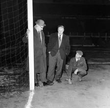 Liverpool Manager Bill Shankly Inspecting The Anfield Pitch 1963 Old Photo